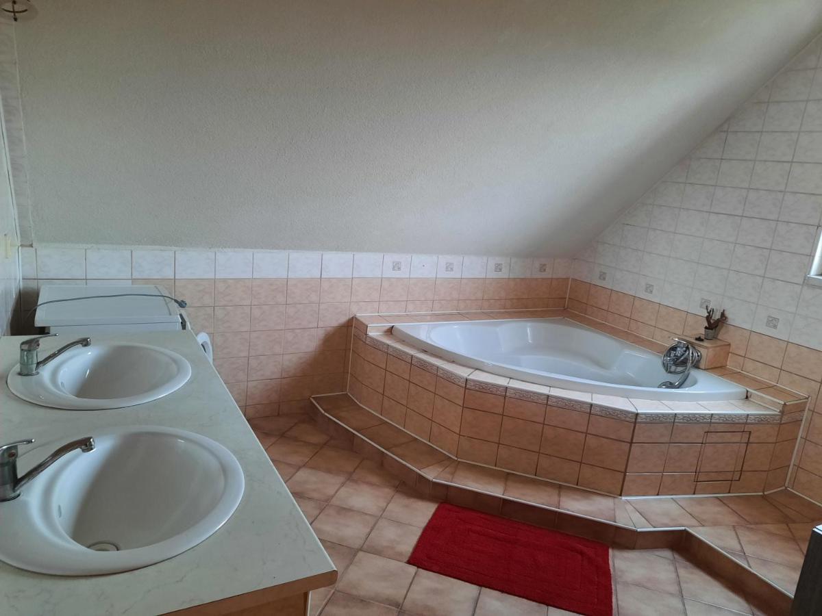 Apartman Chiarita Nemsova Exterior photo